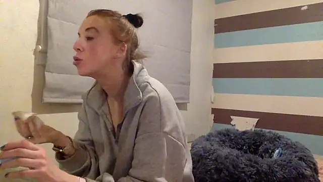 Snapshot of Bellababexox chatting on June 22, 11:13 pm Bellababexox online show from June 22, 11:13 pm