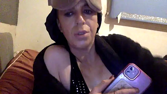 Bellababexox online show from November 18, 6:00 pm