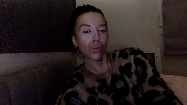 Snapshot of Bellababexox chatting on July 5, 4:19 am Bellababexox online show from July 5, 4:19 am