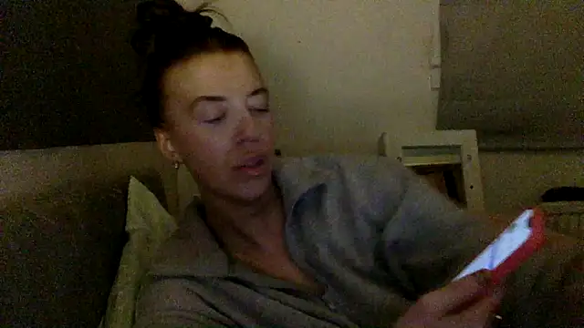 Snapshot of Bellababexox chatting on June 18, 4:22 am Bellababexox online show from June 18, 4:22 am