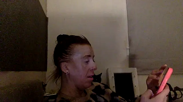 Snapshot of Bellababexox chatting on June 25, 5:12 am Bellababexox online show from June 25, 5:12 am