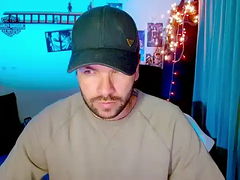 Snapshot of cortelioni_massimo_ chatting on December 13, 11:22 pm cortelioni massimo online show from December 13, 11:22 pm