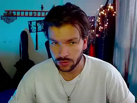 Snapshot of cortelioni_massimo_ chatting on November 18, 8:01 pm cortelioni massimo online show from November 18, 8:01 pm