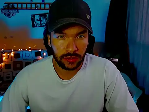 cortelioni massimo  online show from February 7, 8:39 pm