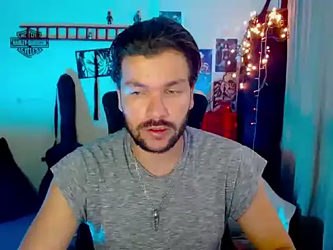 Snapshot of cortelioni_massimo_ chatting on November 20, 8:42 pm cortelioni massimo online show from November 20, 8:42 pm