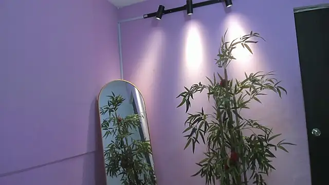 Snapshot of AndreaSweet2 chatting on February 5, 7:53 pm AndreaSweet2 online show from February 5, 7:53 pm