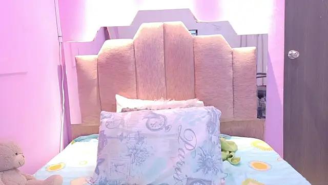 AndreaSweet2 online show from April 27, 8:29 pm