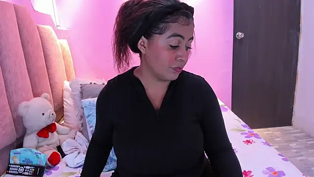 AndreaSweet2 online show from November 5, 8:01 pm