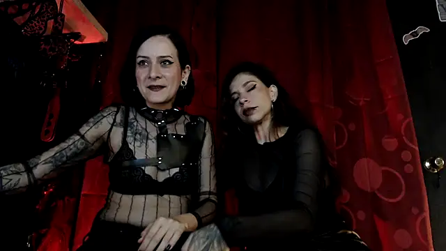 Snapshot of MistressEvangelinemourne chatting on September 12, 11:21 am MistressEvangelinemourne online show from September 12, 11:21 am