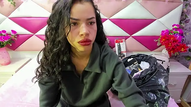 Nanis James online show from February 27, 2:45 am