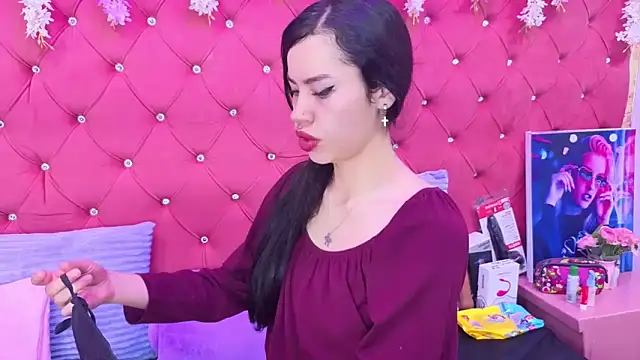 Nanis James online show from October 4, 2:57 am