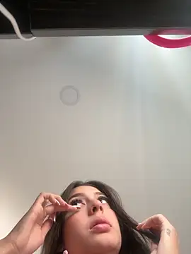 Snapshot of Mavii_ chatting on October 11, 3:57 pm Mavii online show from October 11, 3:57 pm