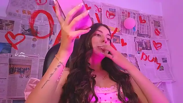 Mavii  online show from February 14, 7:03 pm