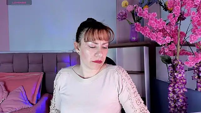 Snapshot of AmaraMoon_ chatting on September 17, 8:44 pm AmaraMoon online show from September 17, 8:44 pm