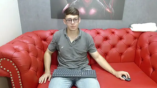 Stuart White online show from September 26, 7:43 pm
