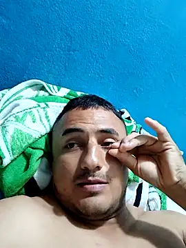 Snapshot of Geral_Yeraldyn09 chatting on November 13, 11:19 pm Geral Yeraldyn09 online show from November 13, 11:19 pm