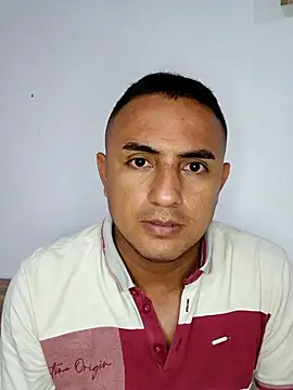 Snapshot of Geral_Yeraldyn09 chatting on September 18, 1:19 am Geral Yeraldyn09 online show from September 18, 1:19 am