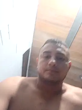 Snapshot of Geral_Yeraldyn09 chatting on November 15, 7:29 pm Geral Yeraldyn09 online show from November 15, 7:29 pm