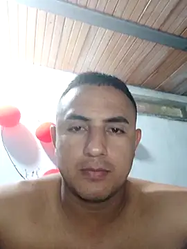 Snapshot of Geral_Yeraldyn09 chatting on September 18, 7:50 pm Geral Yeraldyn09 online show from September 18, 7:50 pm