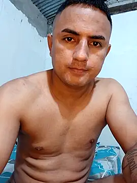 Snapshot of Geral_Yeraldyn09 chatting on December 17, 10:53 am Geral Yeraldyn09 online show from December 17, 10:53 am