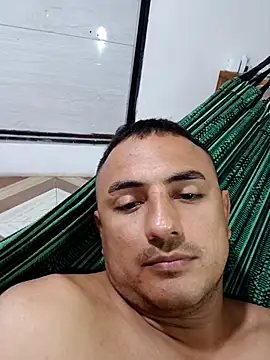 Snapshot of Geral_Yeraldyn09 chatting on October 4, 1:40 am Geral Yeraldyn09 online show from October 4, 1:40 am