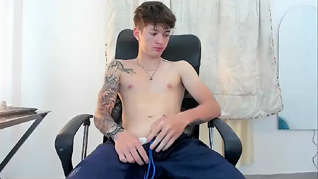 Snapshot of jake_kylee chatting on September 10, 7:46 pm jake kylee online show from September 10, 7:46 pm
