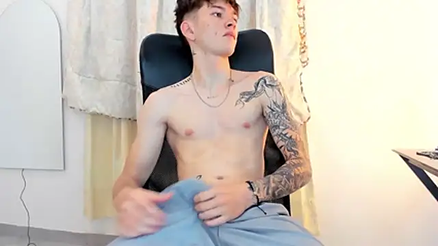 Snapshot of jake_kylee chatting on November 21, 8:52 pm jake kylee online show from November 21, 8:52 pm