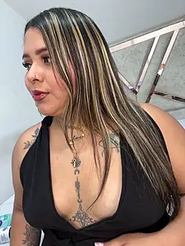 ashley-swift- online show from April 16, 8:15 am