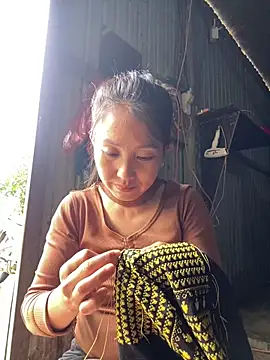 Huong-Ly online show from October 8, 7:21 am