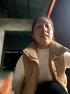 Huong-Ly online show from November 12, 1:32 am