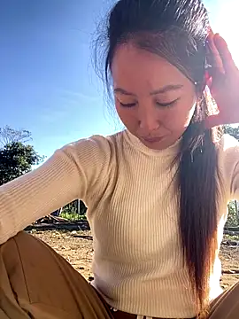 Huong-Ly online show from November 26, 2:00 am