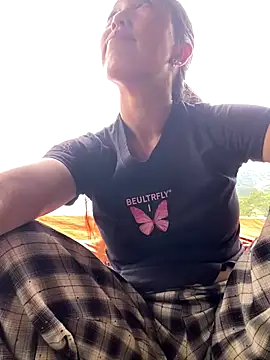 Huong-Ly online show from September 24, 7:48 am