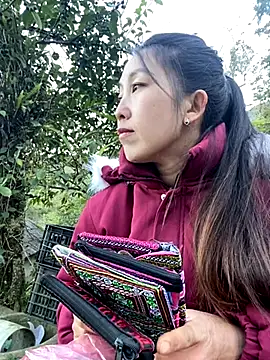 Huong-Ly online show from November 30, 9:54 am