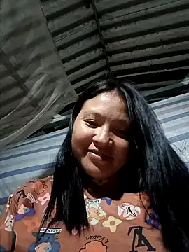 Snapshot of MuiNay chatting on October 19, 11:35 am MuiNay online show from October 19, 11:35 am