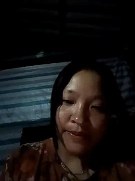 Snapshot of MuiNay chatting on October 8, 10:32 pm MuiNay online show from October 8, 10:32 pm
