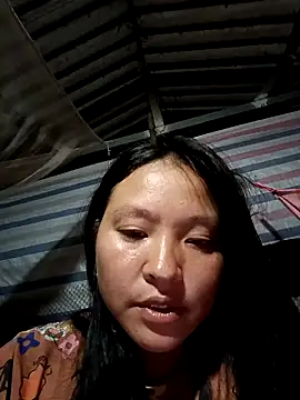 Snapshot of MuiNay chatting on October 4, 11:34 am MuiNay online show from October 4, 11:34 am