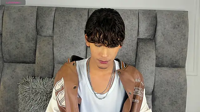 d3rke 666 online show from February 1, 6:33 am