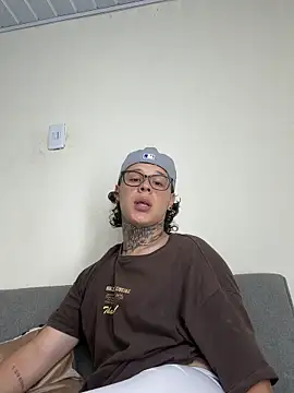 Snapshot of jordan_422 chatting on June 14, 7:37 pm jordan 422 online show from June 14, 7:37 pm