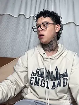 Snapshot of jordan_422 chatting on February 24, 10:43 pm jordan 422 online show from February 24, 10:43 pm