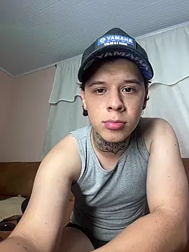 Snapshot of jordan_422 chatting on February 13, 10:32 pm jordan 422 online show from February 13, 10:32 pm