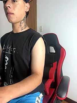 Snapshot of jordan_422 chatting on November 7, 7:29 pm jordan 422 online show from November 7, 7:29 pm