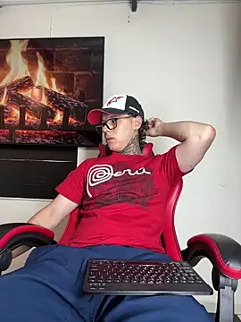 Snapshot of jordan_422 chatting on February 6, 6:48 pm jordan 422 online show from February 6, 6:48 pm