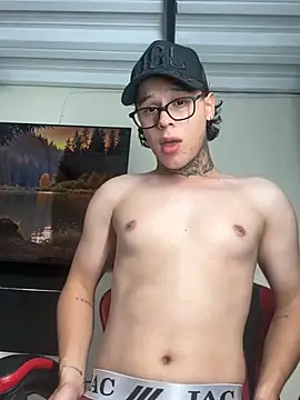 Snapshot of jordan_422 chatting on February 20, 8:11 pm jordan 422 online show from February 20, 8:11 pm