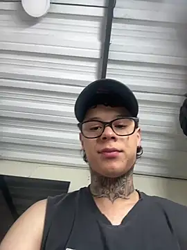 Snapshot of jordan_422 chatting on February 1, 2:37 pm jordan 422 online show from February 1, 2:37 pm