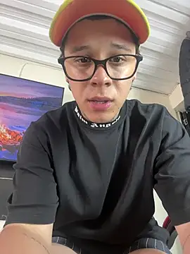 Snapshot of jordan_422 chatting on February 11, 8:09 pm jordan 422 online show from February 11, 8:09 pm