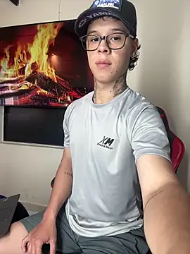 Snapshot of jordan_422 chatting on January 7, 3:17 pm jordan 422 online show from January 7, 3:17 pm