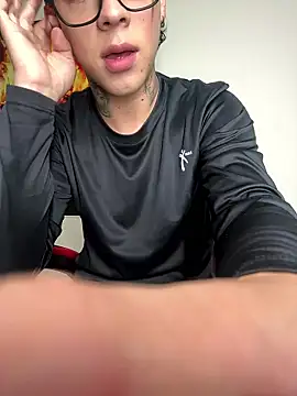 Snapshot of jordan_422 chatting on January 10, 11:11 pm jordan 422 online show from January 10, 11:11 pm