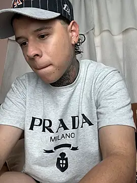 Snapshot of jordan_422 chatting on February 28, 7:46 pm jordan 422 online show from February 28, 7:46 pm