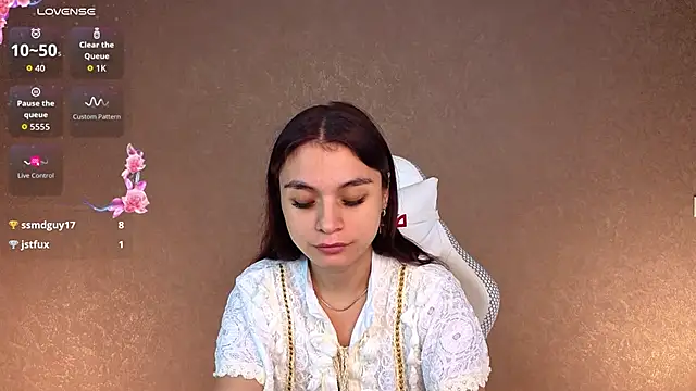 Leila Hefner online show from September 12, 3:06 am