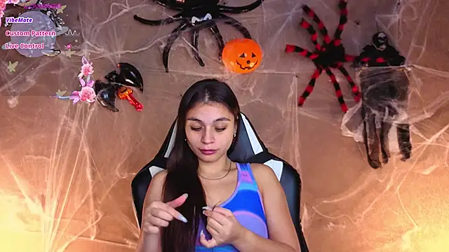 Leila Hefner online show from October 24, 3:05 am